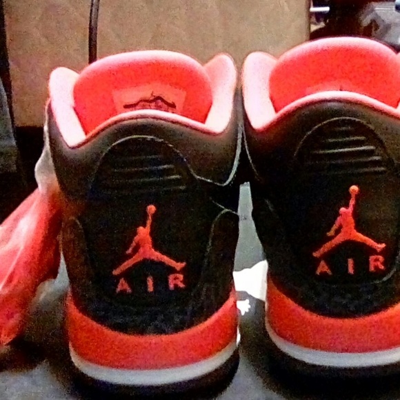 Air Jordan 3 Retro - Picture 4 of 5